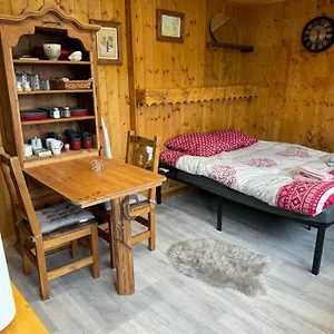 https://apparemment-cosy-style-savoyard.hotels-rhonealpes.com